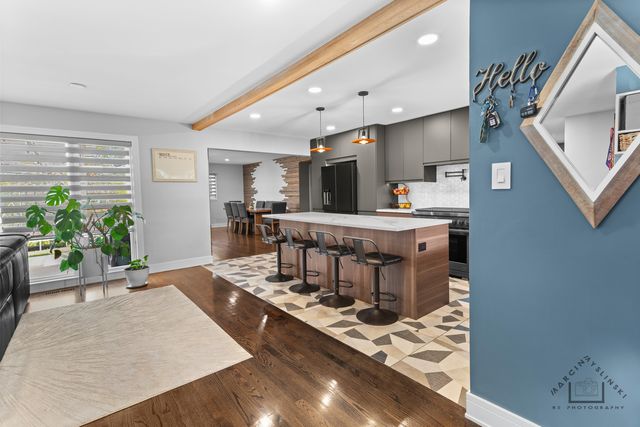 575 Olive Street, Hoffman Estates, IL 60169
