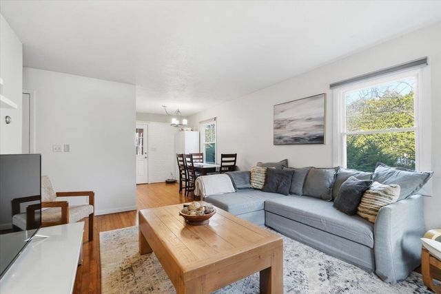 102 Juniper Ridge, Shelburne, VT 05403