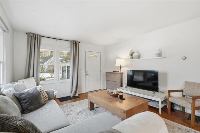 102 Juniper Ridge, Shelburne, VT 05403