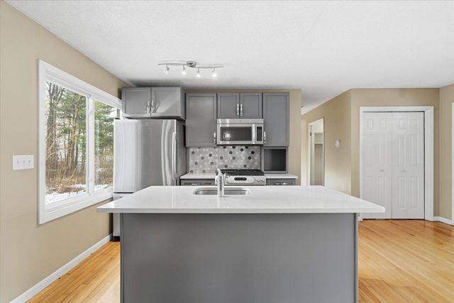 102 Juniper Ridge, Shelburne, VT 05403