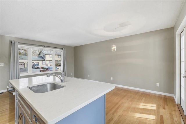 102 Juniper Ridge, Shelburne, VT 05403