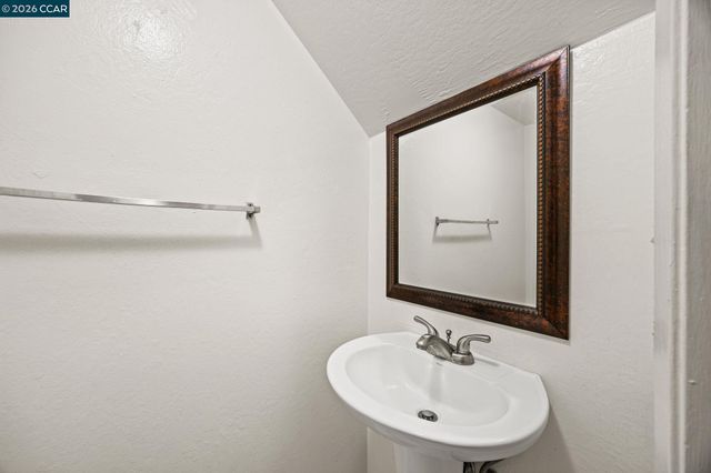 2069 Olivera Rd E, Concord, CA 94520