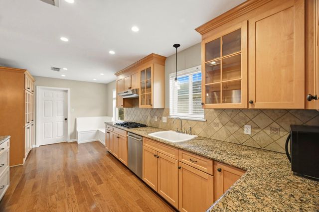 6131 Yarwell Drive, Houston, TX 77096