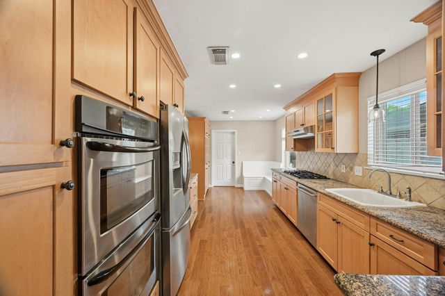 6131 Yarwell Drive, Houston, TX 77096