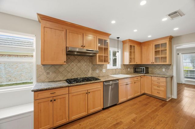 6131 Yarwell Drive, Houston, TX 77096