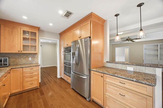 6131 Yarwell Drive, Houston, TX 77096