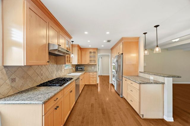 6131 Yarwell Drive, Houston, TX 77096