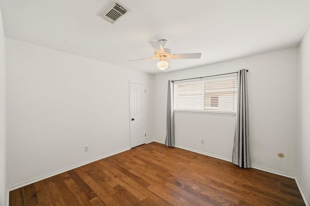 6131 Yarwell Drive, Houston, TX 77096