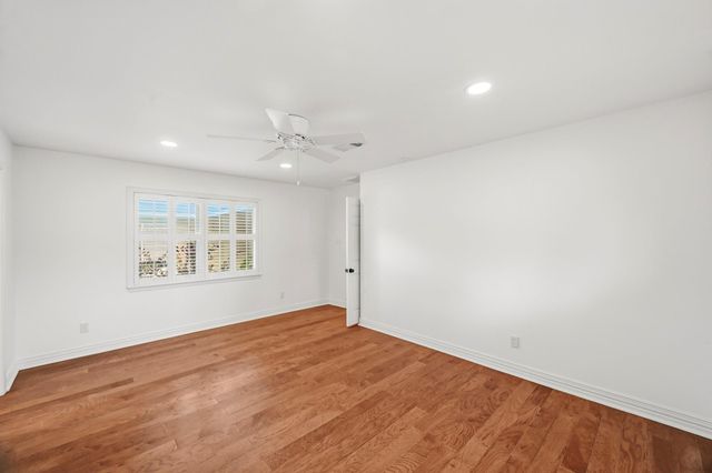 6131 Yarwell Drive, Houston, TX 77096