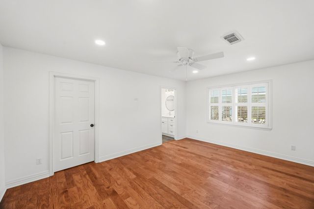 6131 Yarwell Drive, Houston, TX 77096
