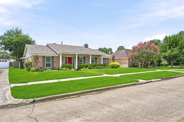 6131 Yarwell Drive, Houston, TX 77096