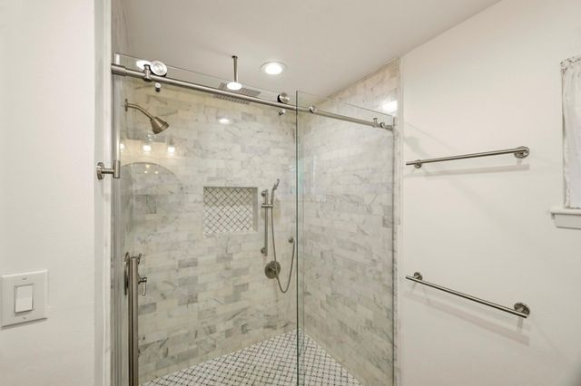 6131 Yarwell Drive, Houston, TX 77096