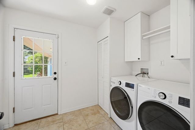 6131 Yarwell Drive, Houston, TX 77096