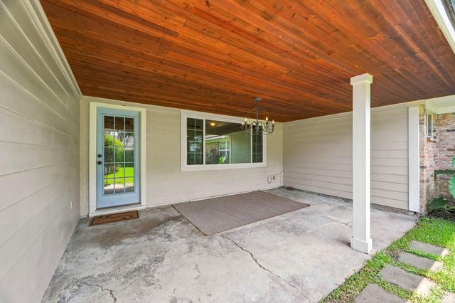 6131 Yarwell Drive, Houston, TX 77096