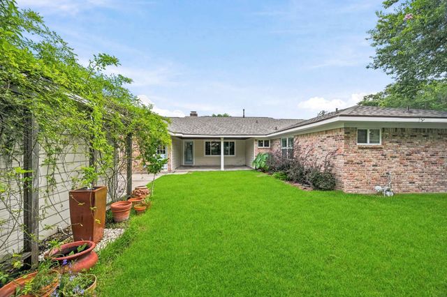 6131 Yarwell Drive, Houston, TX 77096