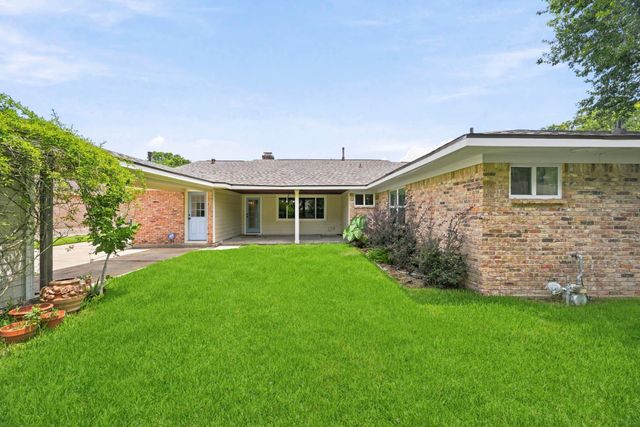 6131 Yarwell Drive, Houston, TX 77096