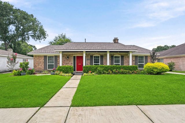 6131 Yarwell Drive, Houston, TX 77096