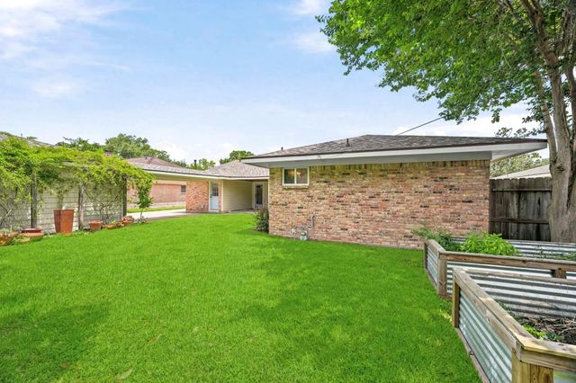 6131 Yarwell Drive, Houston, TX 77096