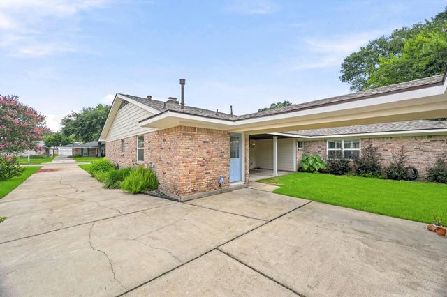6131 Yarwell Drive, Houston, TX 77096