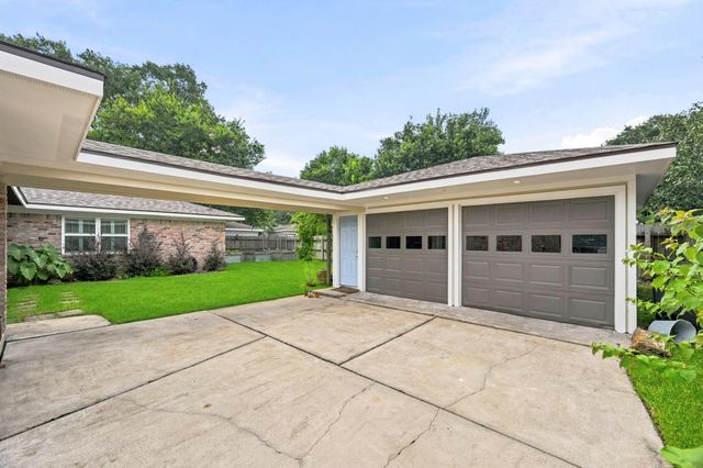 6131 Yarwell Drive, Houston, TX 77096