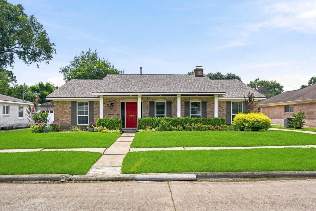 6131 Yarwell Drive, Houston, TX 77096