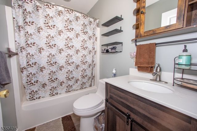 76 Glen Rd, Wantage Twp., NJ 07461