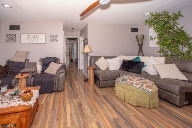 76 Glen Rd, Wantage Twp., NJ 07461