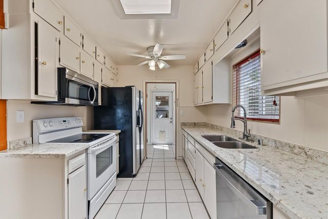 324 Wilson Ave, Modesto, CA 95354