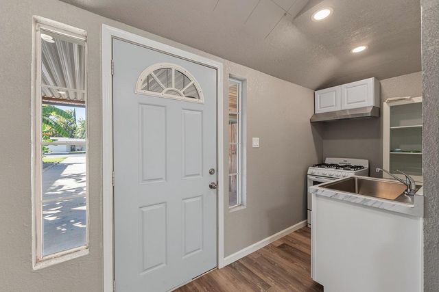 324 Wilson Ave, Modesto, CA 95354