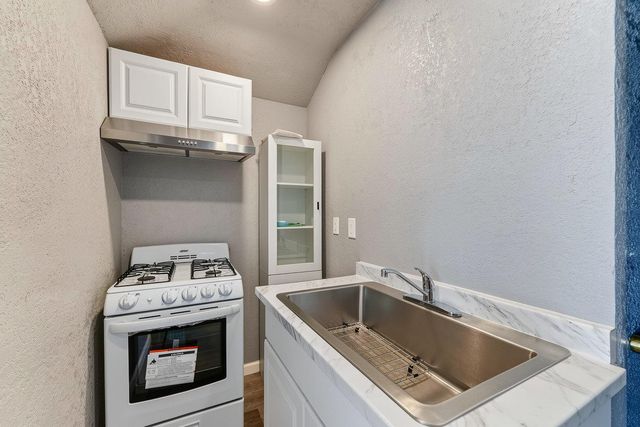 324 Wilson Ave, Modesto, CA 95354