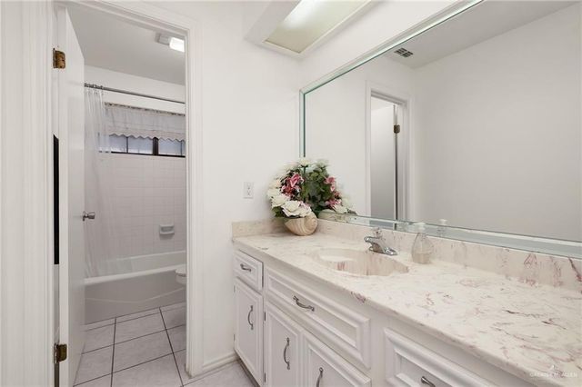 2421 Robin Avenue, Mcallen, TX 78504