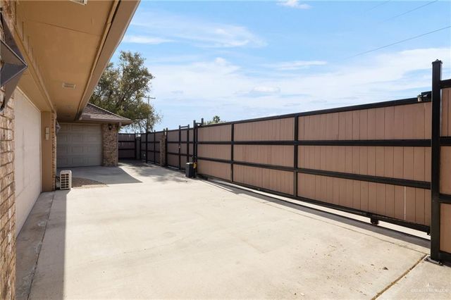 2421 Robin Avenue, Mcallen, TX 78504