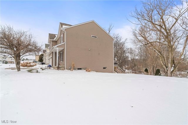 1121 Brittany Boulevard, Akron, OH 44312