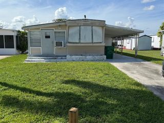 8510 SW 21st St, Davie, FL 33324