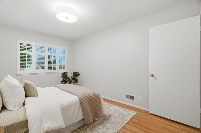 1554 Queenstown Court, Sunnyvale, CA 94087