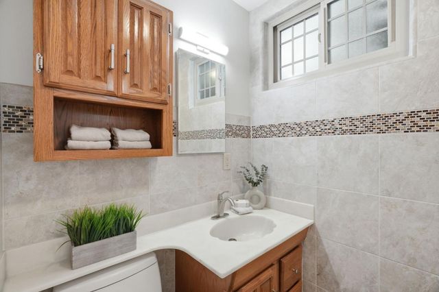 1554 Queenstown Court, Sunnyvale, CA 94087