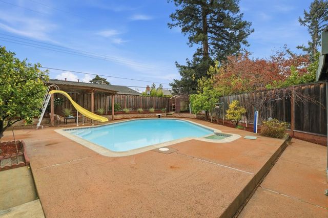 1554 Queenstown Court, Sunnyvale, CA 94087