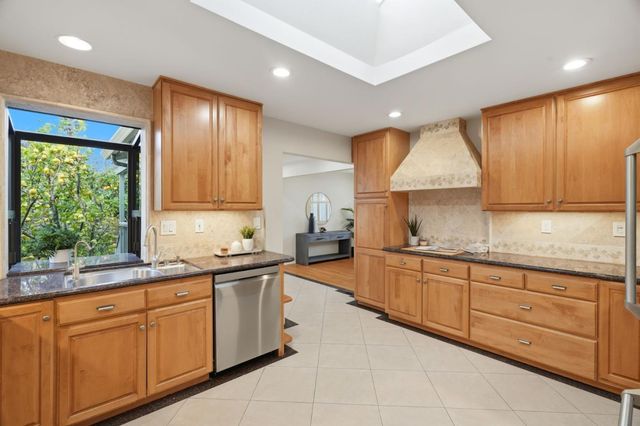 1554 Queenstown Court, Sunnyvale, CA 94087