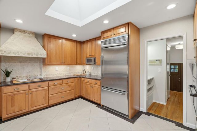 1554 Queenstown Court, Sunnyvale, CA 94087