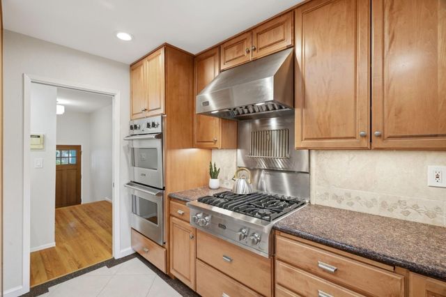 1554 Queenstown Court, Sunnyvale, CA 94087