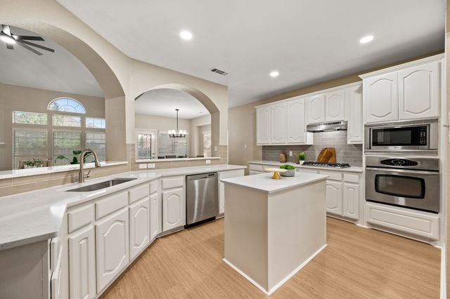 5272 W Cove Way, Grand Prairie, TX 75052