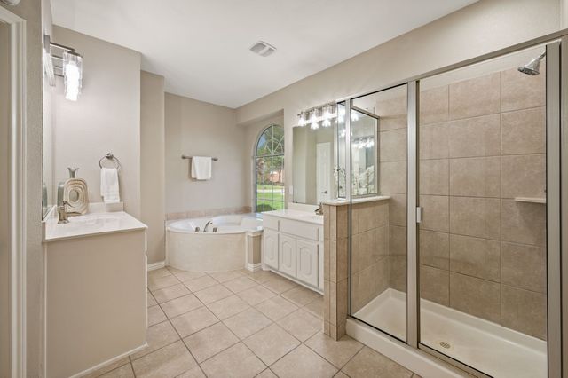 5272 W Cove Way, Grand Prairie, TX 75052