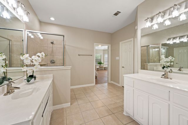 5272 W Cove Way, Grand Prairie, TX 75052