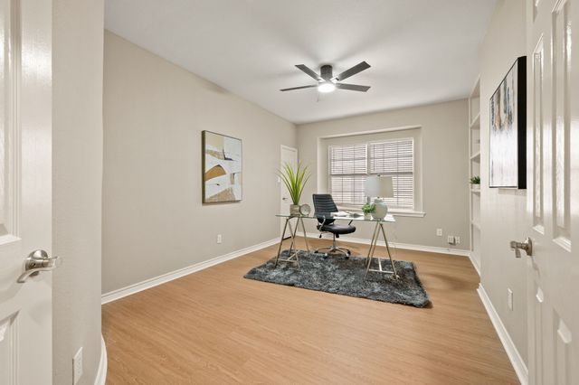 5272 W Cove Way, Grand Prairie, TX 75052