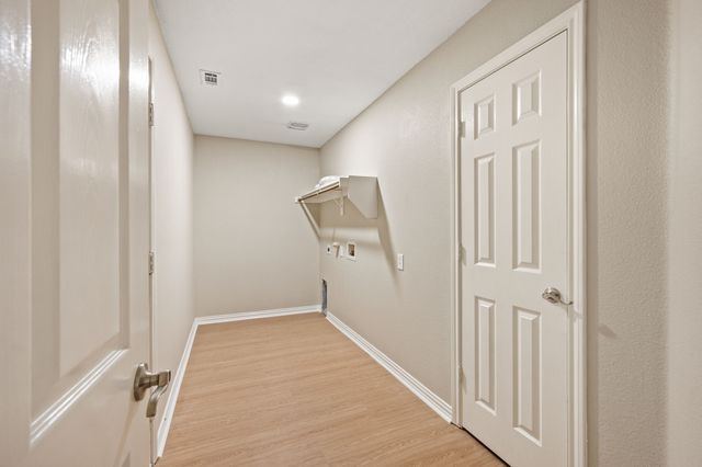 5272 W Cove Way, Grand Prairie, TX 75052
