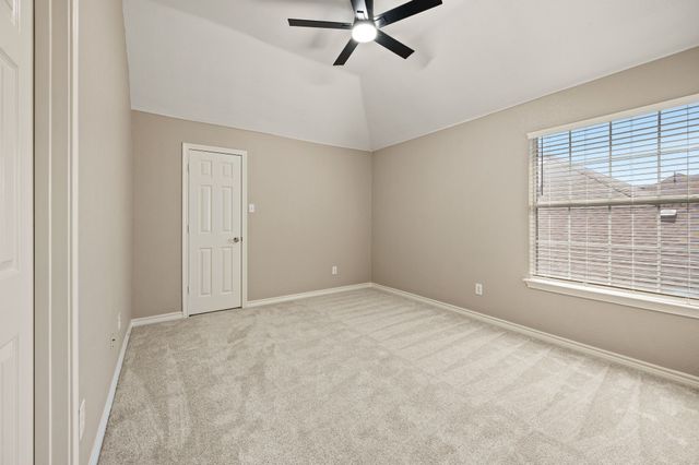 5272 W Cove Way, Grand Prairie, TX 75052