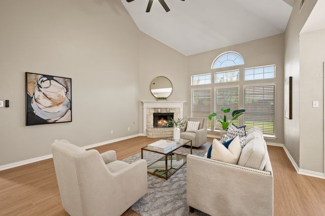 5272 W Cove Way, Grand Prairie, TX 75052