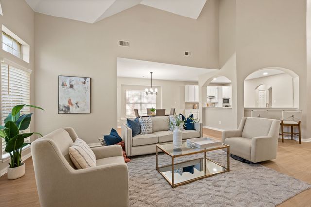 5272 W Cove Way, Grand Prairie, TX 75052