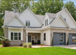 1032 Gardner Street E, Wayzata, MN 55391