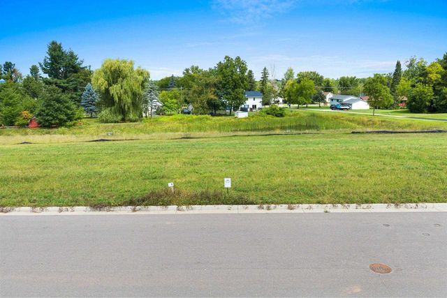 1824 SOUTHLAND LANE, New London, WI 54961